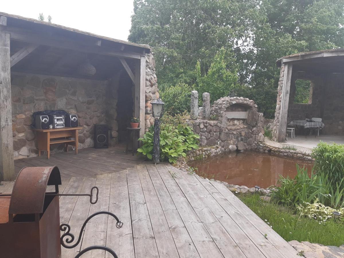 Viesu Nams "Laimes Pakavs" Hotel Straupe Екстериор снимка