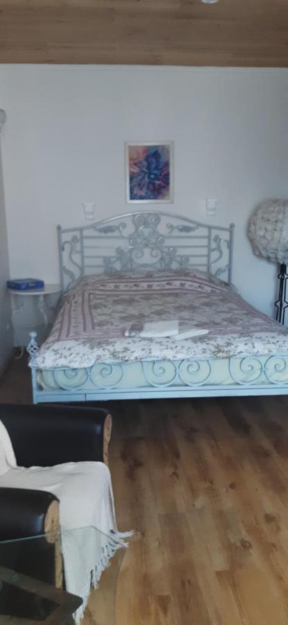 Viesu Nams "Laimes Pakavs" Hotel Straupe Екстериор снимка