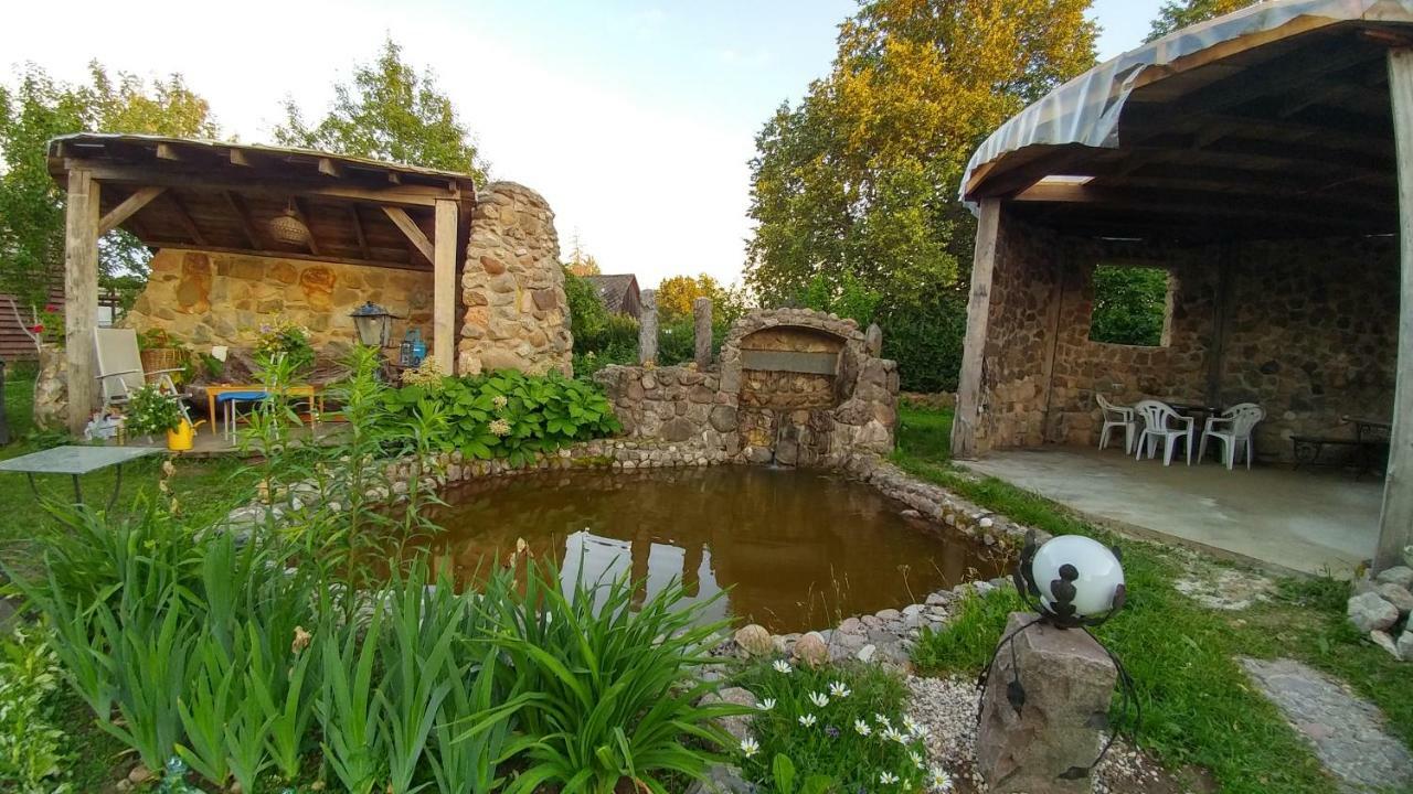 Viesu Nams "Laimes Pakavs" Hotel Straupe Екстериор снимка